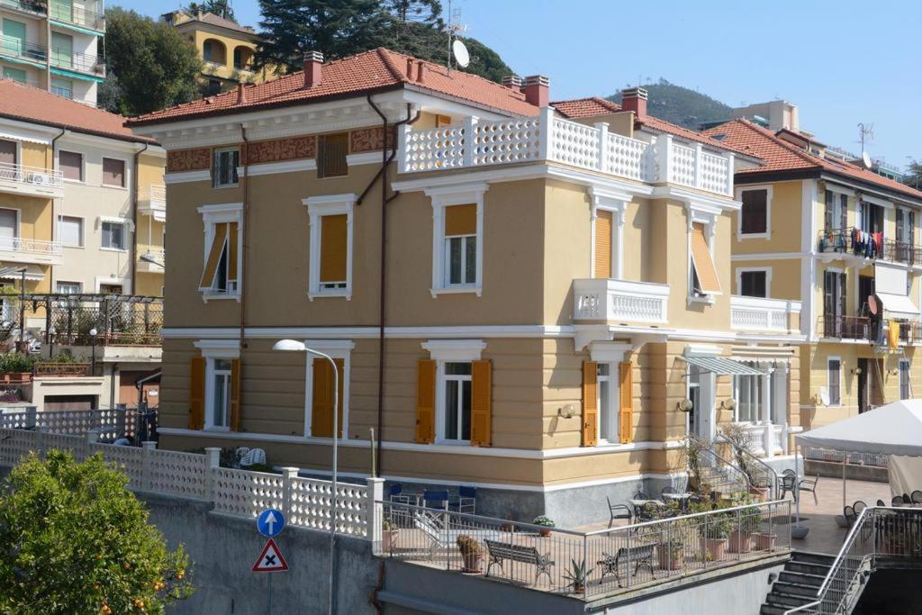 Hotel Ines Varazze Kültér fotó